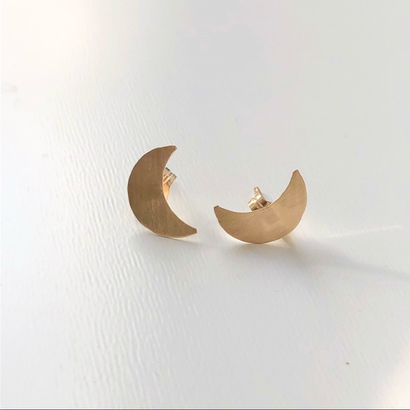 Simple 14k Gold moon Earrings Tiny Dainty - Picture 3 of 3